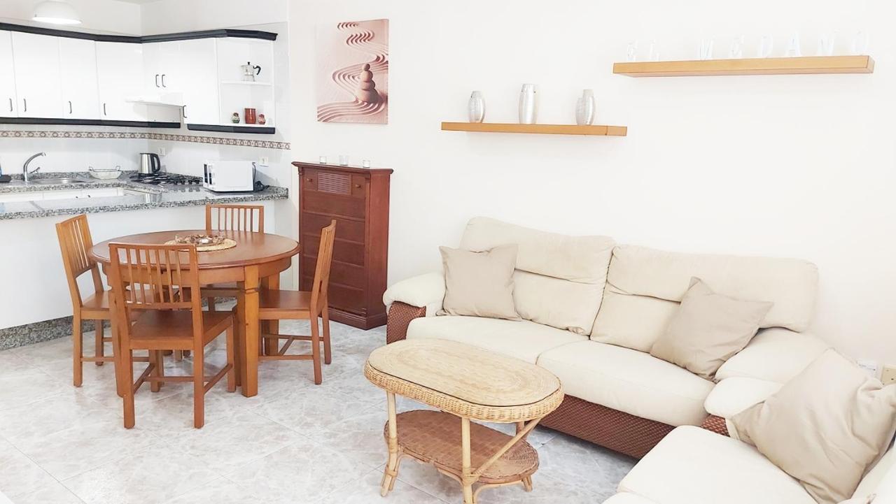 Centric 2 Bedrooms Apartment Near To The Beach - By Tenerifehints El Medano  Bagian luar foto